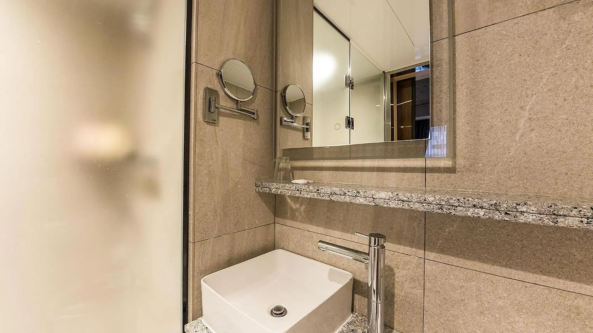 Incheon Airport Hotel Seattle 3*,