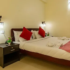*** Hotel Woodside Residency India